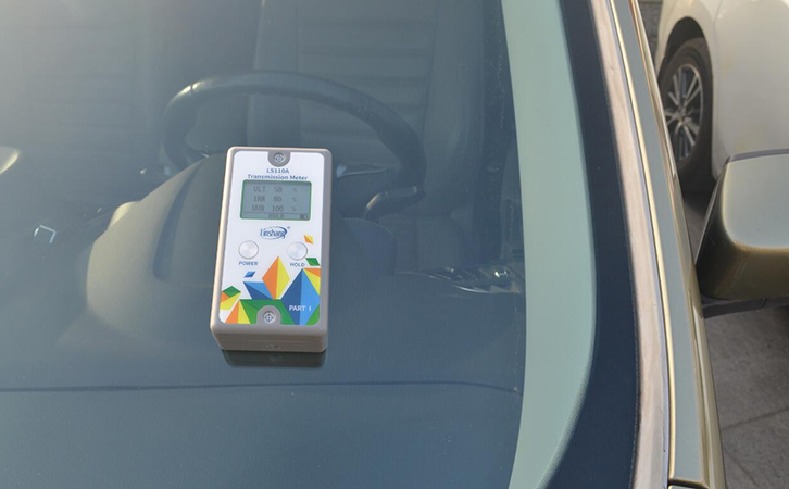 分體式太陽(yáng)膜測(cè)試儀LS110A測(cè)試汽車(chē)玻璃 分體式太陽(yáng)膜測(cè)試儀LS110A測(cè)試汽車(chē)玻璃