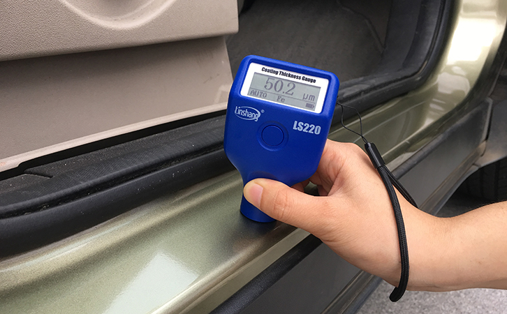 漆膜測厚儀測汽車內側