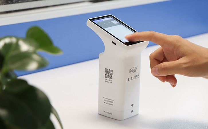 觸屏即可操作的色差儀 觸屏即可操作的色差儀